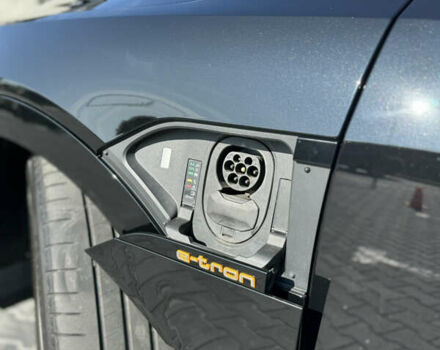 Чорний Ауді E-Tron, об'ємом двигуна 0 л та пробігом 120 тис. км за 27800 $, фото 22 на Automoto.ua