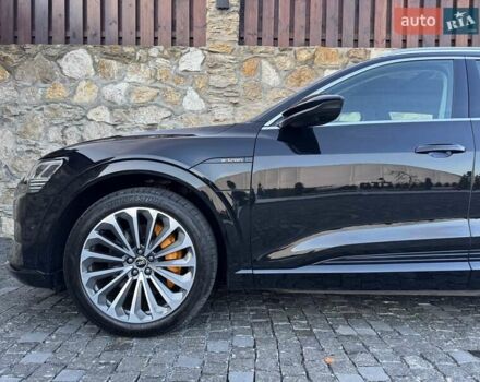Чорний Ауді E-Tron, об'ємом двигуна 0 л та пробігом 253 тис. км за 24200 $, фото 7 на Automoto.ua