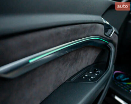 Чорний Ауді E-Tron, об'ємом двигуна 0 л та пробігом 75 тис. км за 29900 $, фото 56 на Automoto.ua