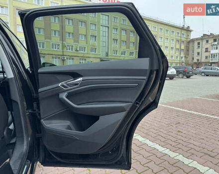 Черный Ауди E-Tron, объемом двигателя 0 л и пробегом 120 тыс. км за 25555 $, фото 30 на Automoto.ua