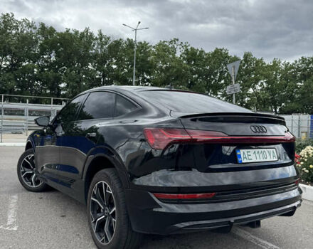 Чорний Ауді E-Tron, об'ємом двигуна 0 л та пробігом 100 тис. км за 39000 $, фото 6 на Automoto.ua