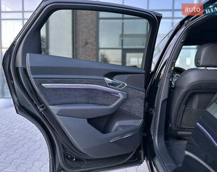 Ауди E-Tron 2020 в Тернополе на Automoto.ua Черный Ауди E-Tron, объемом двигателя 0 л и пробегом 119 тыс. км за 28500 $, фото 52 на Automoto.ua