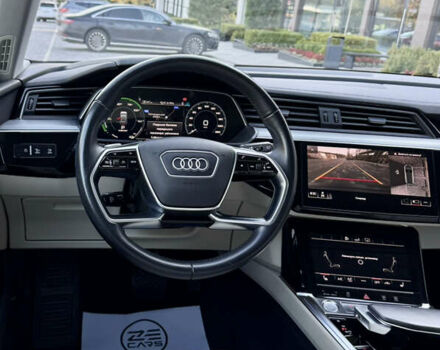 Чорний Ауді E-Tron, об'ємом двигуна 0 л та пробігом 72 тис. км за 29900 $, фото 16 на Automoto.ua