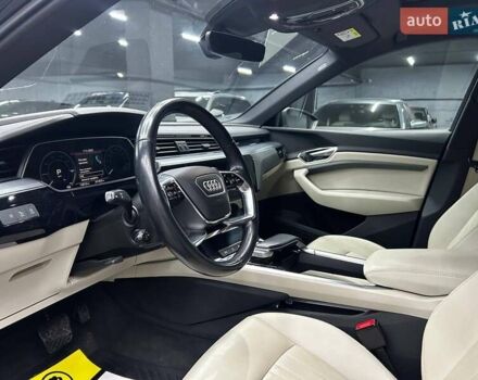 Чорний Ауді E-Tron, об'ємом двигуна 0 л та пробігом 148 тис. км за 26000 $, фото 7 на Automoto.ua