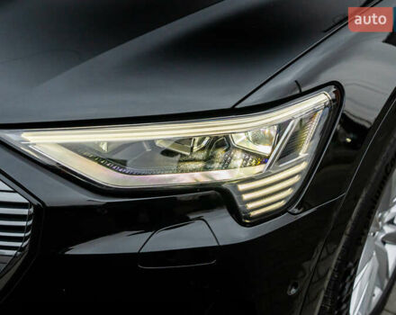 Чорний Ауді E-Tron, об'ємом двигуна 0 л та пробігом 75 тис. км за 29900 $, фото 31 на Automoto.ua