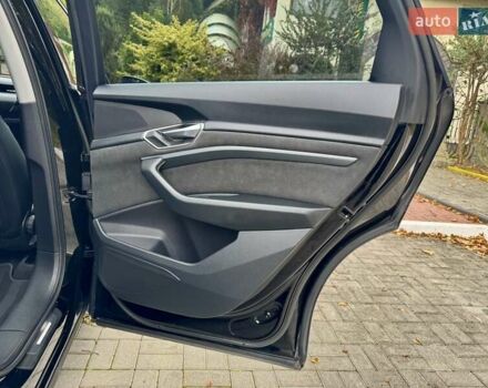 Чорний Ауді E-Tron, об'ємом двигуна 0 л та пробігом 159 тис. км за 24500 $, фото 111 на Automoto.ua
