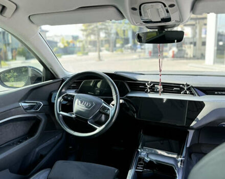 Чорний Ауді E-Tron, об'ємом двигуна 0 л та пробігом 120 тис. км за 27800 $, фото 16 на Automoto.ua