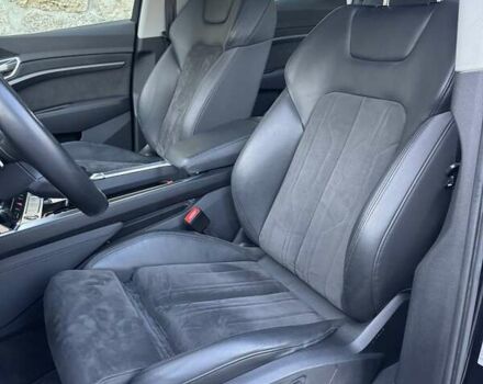 Чорний Ауді E-Tron, об'ємом двигуна 0 л та пробігом 253 тис. км за 24200 $, фото 36 на Automoto.ua