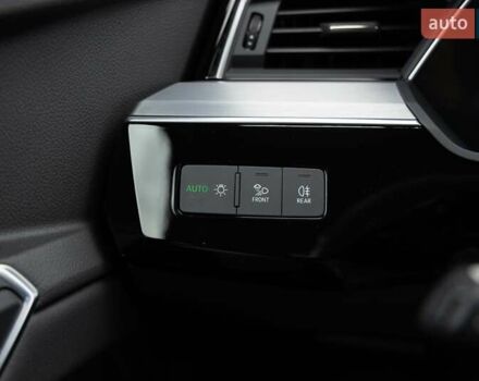Черный Ауди E-Tron, объемом двигателя 0 л и пробегом 50 тыс. км за 39400 $, фото 30 на Automoto.ua