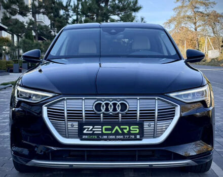 Чорний Ауді E-Tron, об'ємом двигуна 0 л та пробігом 72 тис. км за 29900 $, фото 2 на Automoto.ua