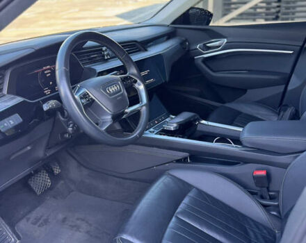 Чорний Ауді E-Tron, об'ємом двигуна 0 л та пробігом 155 тис. км за 29499 $, фото 24 на Automoto.ua