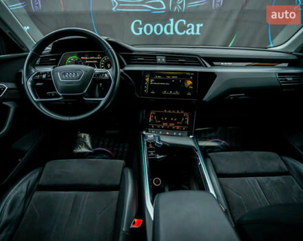 Чорний Ауді E-Tron, об'ємом двигуна 0 л та пробігом 75 тис. км за 29900 $, фото 72 на Automoto.ua