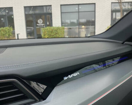 Черный Ауди E-Tron, объемом двигателя 0 л и пробегом 146 тыс. км за 31900 $, фото 8 на Automoto.ua