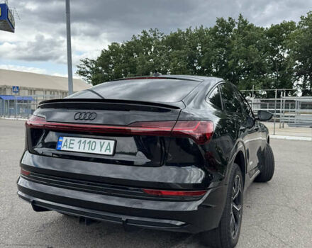 Чорний Ауді E-Tron, об'ємом двигуна 0 л та пробігом 100 тис. км за 39000 $, фото 7 на Automoto.ua