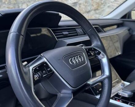 Чорний Ауді E-Tron, об'ємом двигуна 0 л та пробігом 253 тис. км за 24200 $, фото 32 на Automoto.ua