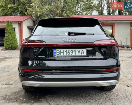 Чорний Ауді E-Tron, об'ємом двигуна 0 л та пробігом 29 тис. км за 38000 $, фото 2 на Automoto.ua
