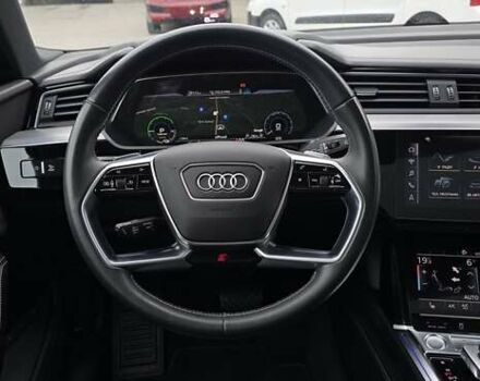 Черный Ауди E-Tron, объемом двигателя 0 л и пробегом 138 тыс. км за 29900 $, фото 52 на Automoto.ua