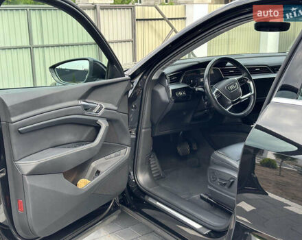 Черный Ауди E-Tron, объемом двигателя 0 л и пробегом 130 тыс. км за 26500 $, фото 24 на Automoto.ua