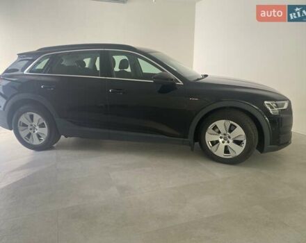Черный Ауди E-Tron, объемом двигателя 0 л и пробегом 40 тыс. км за 29800 $, фото 7 на Automoto.ua