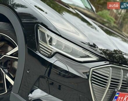 Чорний Ауді E-Tron, об'ємом двигуна 0 л та пробігом 159 тис. км за 24500 $, фото 8 на Automoto.ua