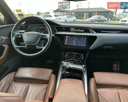 Чорний Ауді E-Tron, об'ємом двигуна 0 л та пробігом 75 тис. км за 31499 $, фото 9 на Automoto.ua