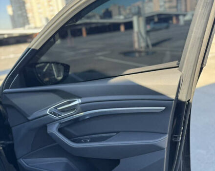 Чорний Ауді E-Tron, об'ємом двигуна 0 л та пробігом 155 тис. км за 29499 $, фото 33 на Automoto.ua