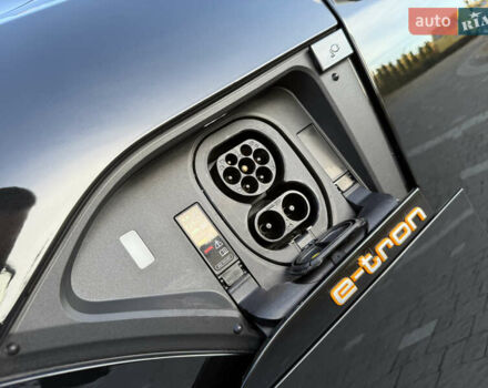 Чорний Ауді E-Tron, об'ємом двигуна 0 л та пробігом 150 тис. км за 25900 $, фото 35 на Automoto.ua