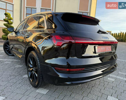 Чорний Ауді E-Tron, об'ємом двигуна 0 л та пробігом 150 тис. км за 26999 $, фото 44 на Automoto.ua
