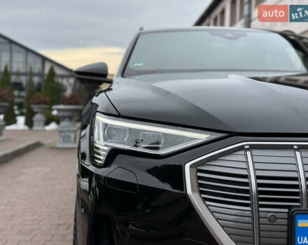 Чорний Ауді E-Tron, об'ємом двигуна 0 л та пробігом 51 тис. км за 31499 $, фото 13 на Automoto.ua