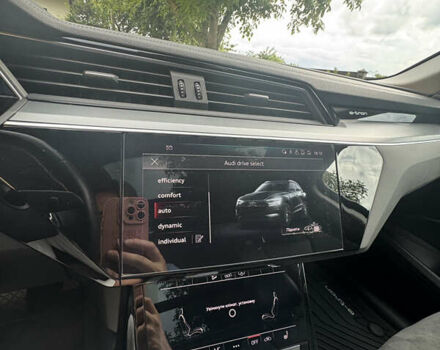 Ауді E-Tron 2020 у Львові на Automoto.ua Чорний Ауді E-Tron, об'ємом двигуна 0 л та пробігом 78 тис. км за 30999 $, фото 15 на Automoto.ua