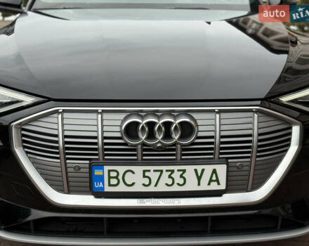 Чорний Ауді E-Tron, об'ємом двигуна 0 л та пробігом 51 тис. км за 31499 $, фото 12 на Automoto.ua