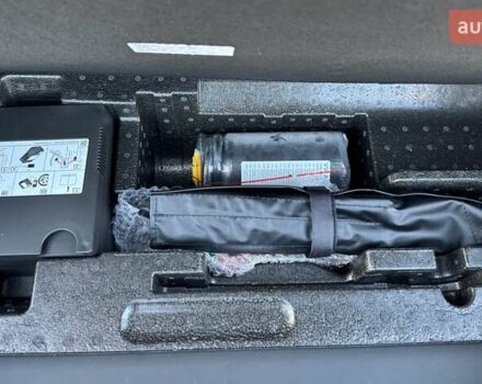 Чорний Ауді E-Tron, об'ємом двигуна 0 л та пробігом 253 тис. км за 24200 $, фото 72 на Automoto.ua