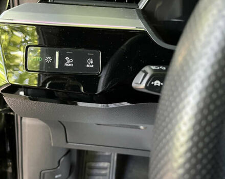 Черный Ауди E-Tron, объемом двигателя 0 л и пробегом 199 тыс. км за 27999 $, фото 42 на Automoto.ua