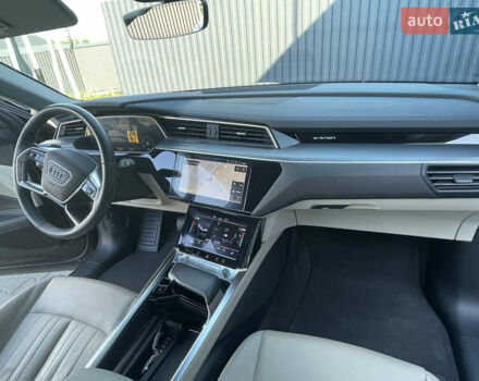 Черный Ауди E-Tron, объемом двигателя 0 л и пробегом 67 тыс. км за 29999 $, фото 7 на Automoto.ua