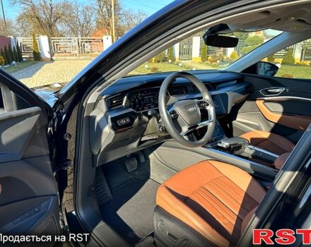 Чорний Ауді E-Tron, об'ємом двигуна 0 л та пробігом 180 тис. км за 24900 $, фото 5 на Automoto.ua