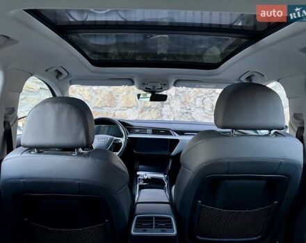 Чорний Ауді E-Tron, об'ємом двигуна 0 л та пробігом 253 тис. км за 24200 $, фото 47 на Automoto.ua