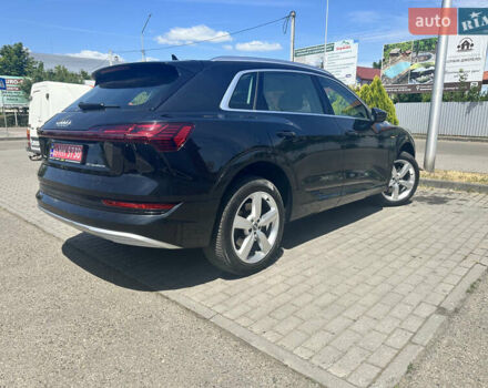 Чорний Ауді E-Tron, об'ємом двигуна 0 л та пробігом 130 тис. км за 23990 $, фото 4 на Automoto.ua