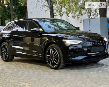 Чорний Ауді E-Tron, об'ємом двигуна 0 л та пробігом 29 тис. км за 35500 $, фото 76 на Automoto.ua