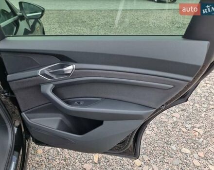 Чорний Ауді E-Tron, об'ємом двигуна 0 л та пробігом 154 тис. км за 19500 $, фото 33 на Automoto.ua