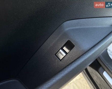 Чорний Ауді E-Tron, об'ємом двигуна 0 л та пробігом 150 тис. км за 26999 $, фото 72 на Automoto.ua