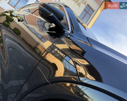 Чорний Ауді E-Tron, об'ємом двигуна 0 л та пробігом 150 тис. км за 25900 $, фото 16 на Automoto.ua