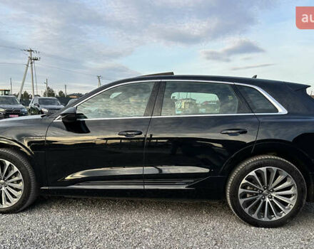 Чорний Ауді E-Tron, об'ємом двигуна 0 л та пробігом 75 тис. км за 31499 $, фото 8 на Automoto.ua