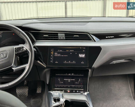 Черный Ауди E-Tron, объемом двигателя 0 л и пробегом 130 тыс. км за 26500 $, фото 17 на Automoto.ua