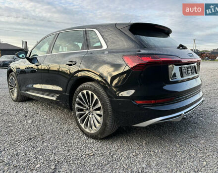Чорний Ауді E-Tron, об'ємом двигуна 0 л та пробігом 75 тис. км за 31499 $, фото 7 на Automoto.ua