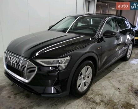 Чорний Ауді E-Tron, об'ємом двигуна 0 л та пробігом 175 тис. км за 22800 $, фото 2 на Automoto.ua