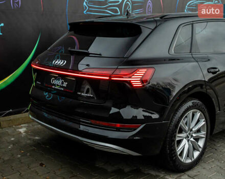 Чорний Ауді E-Tron, об'ємом двигуна 0 л та пробігом 75 тис. км за 29900 $, фото 20 на Automoto.ua