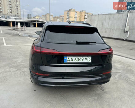 Чорний Ауді E-Tron, об'ємом двигуна 0 л та пробігом 155 тис. км за 30999 $, фото 11 на Automoto.ua