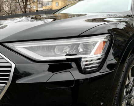 Черный Ауди E-Tron, объемом двигателя 0 л и пробегом 32 тыс. км за 35500 $, фото 5 на Automoto.ua