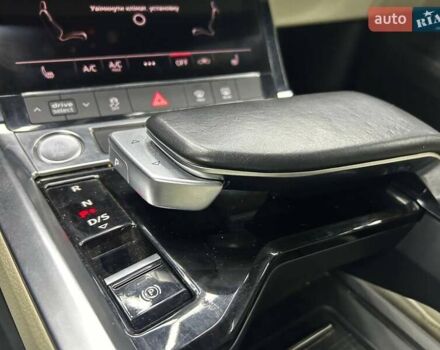 Чорний Ауді E-Tron, об'ємом двигуна 0 л та пробігом 148 тис. км за 26000 $, фото 16 на Automoto.ua