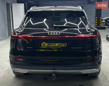 Чорний Ауді E-Tron, об'ємом двигуна 0 л та пробігом 148 тис. км за 26000 $, фото 4 на Automoto.ua